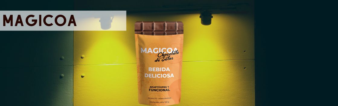 Magicoa : Une poudre minceur avec une photo avant et après du corps d'une femme, montrant les résultats spectaculaires de perte de poids.